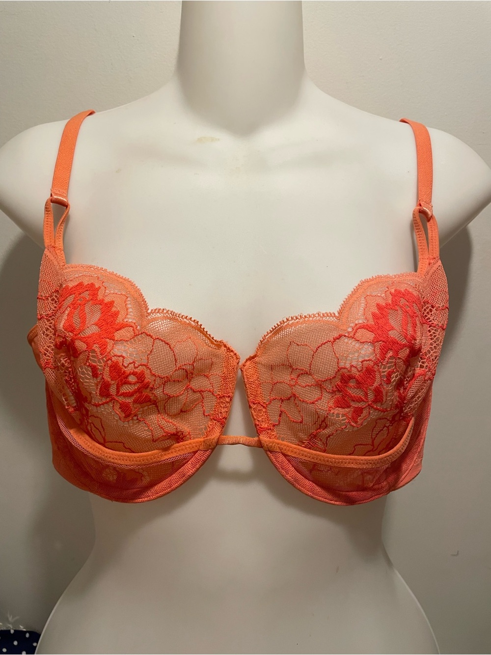 Victoria's Secret Brand Women's size 38C Very Sexy Lace Push Up Bra No Padding